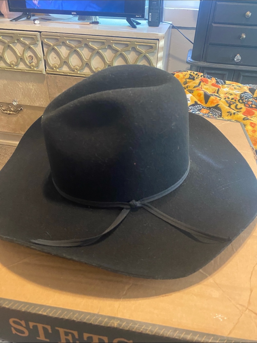 Stetson Black Felt Western Cowboy Hat with Chin Strap - Picture 3 of 6